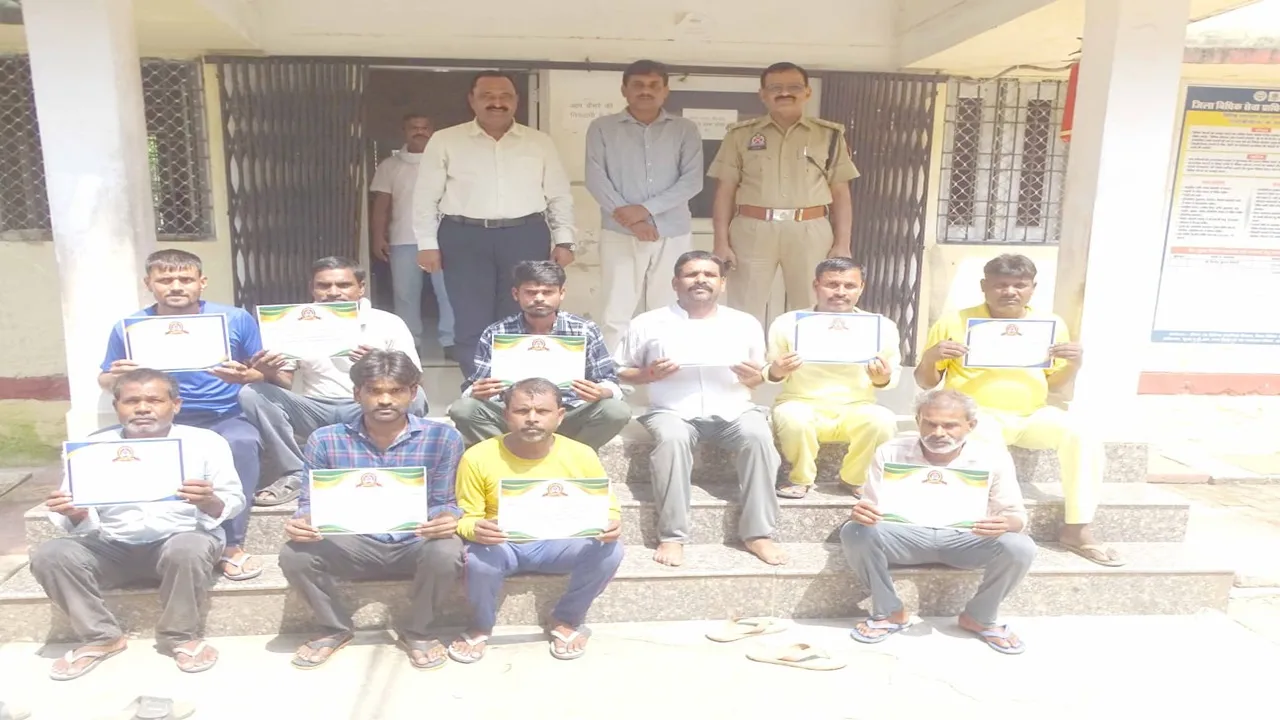 बाराबंकी जिला कारागार में बंदियों को मिला कृषि व बर्मी कम्पोस्ट प्रशिक्षण