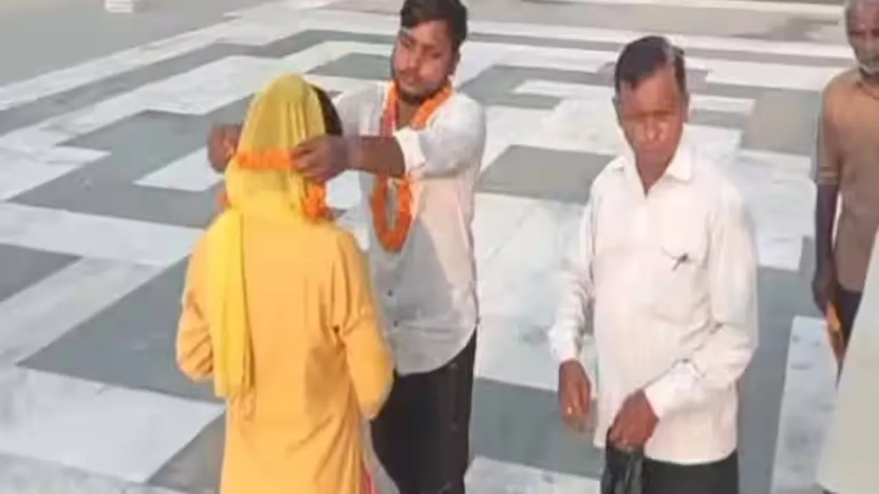 अमेठी की अनोखी शादी: पति ने मंदिर में प्रेमी से कराई पत्नी की शादी, कोई कह रहा दिलेरी तो कोई मजबूरी