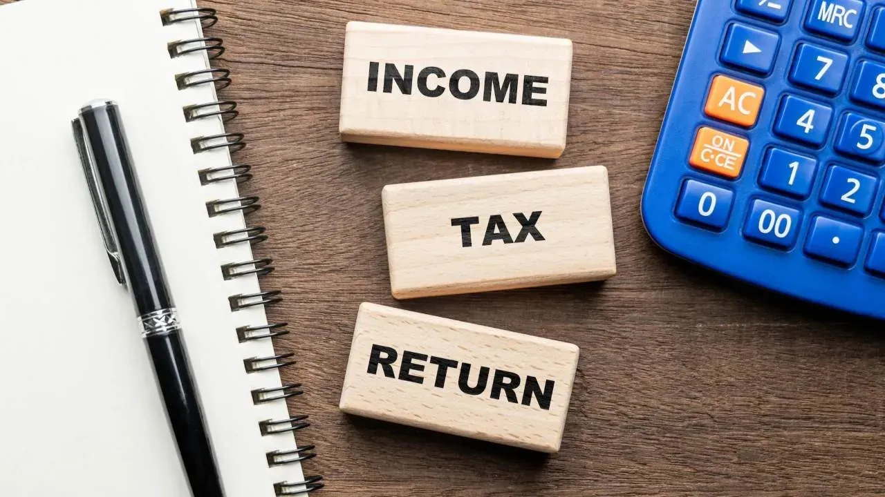 ITR: रिटर्न दाखिल करने के अंतिम दिन उपयोगकर्ता हुए परेशान, बढ़ेगी समयसीमा? जानिए क्या बोला आयकर विभाग