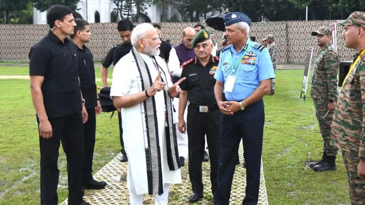 PM Modi: प्रधानमंत्री मोदी ने ऑपरेशन सिंदूर के लिए सशस्त्र बलों को सराहा, कोलकाता में संयुक्त सम्मेलन का किया उद्धाटन