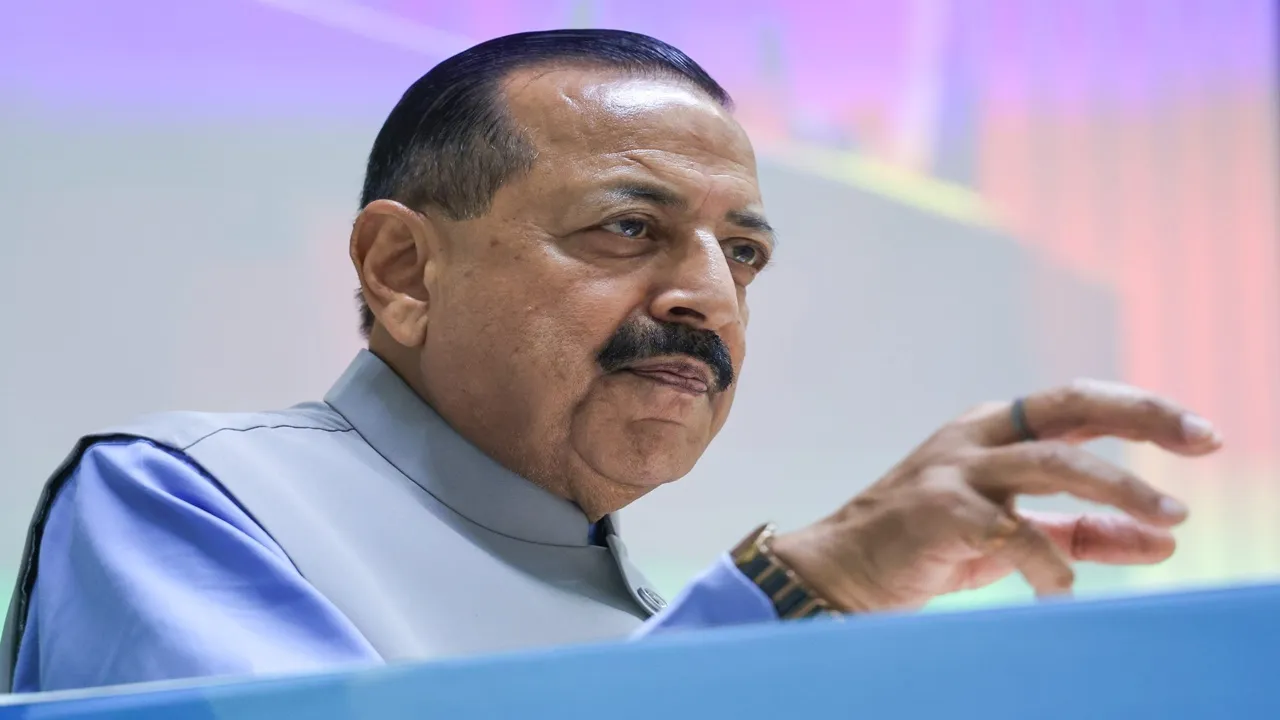 केंद्रीय मंत्री जितेंद्र सिंह ने की सीएम योगी की तारीफ, कहा- स्टार्टअप केंद्र बनने की राह पर लखनऊ 