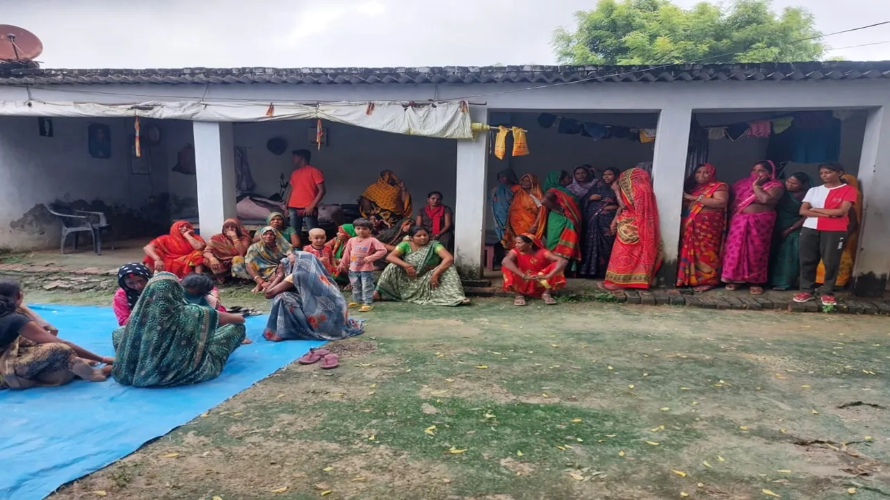 Sultanpur News: पिता की हत्या के मामले में सह-आरोपी बेटे का फंदे से लटकता मिला शव, परिजनों में कोहराम