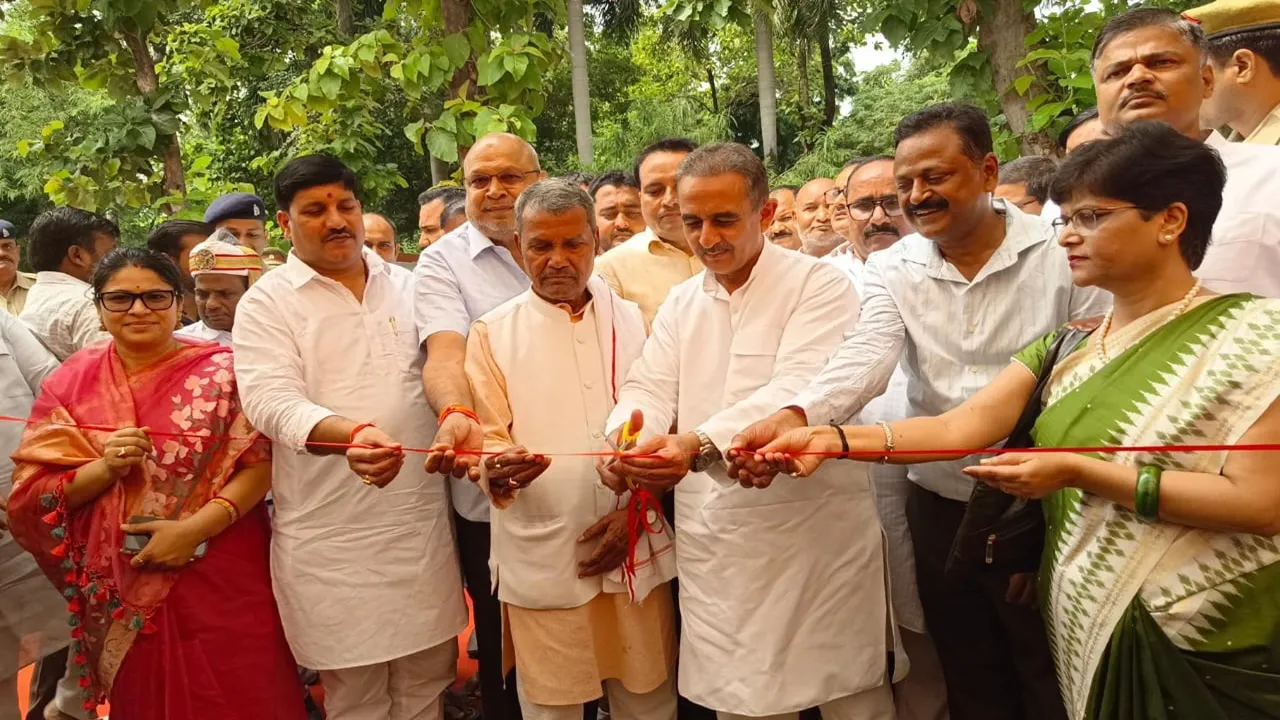 Gonda News: कृषि वानिकी अपनाकर आय दोगुनी कर सकते हैं किसान, केंद्रीय मंत्री ने किया वृक्ष उत्पादक मेला का शुभारंभ