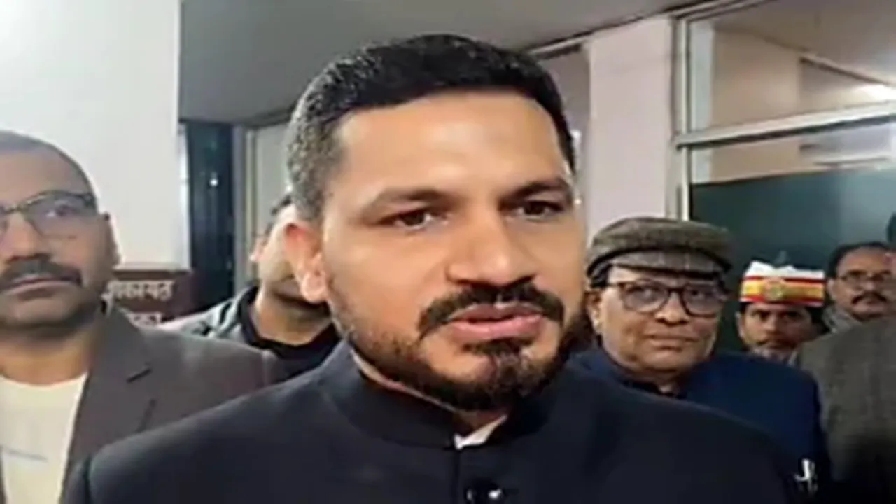 एक्शन में बाराबंकी डीएम : जनसुनवाई में लापरवाही पर 56 अधिकारियों का रुका वेतन