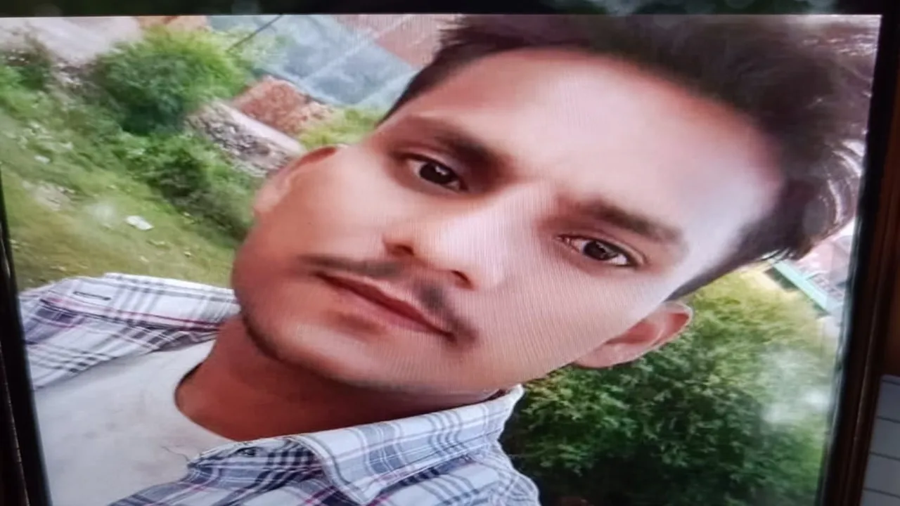 कानपुर: ससुराल में घर के बाहर ई-रिक्शा में मृत मिला युवक, परिजनों ने काटा हंगामा, लगाया हत्या का आरोप 