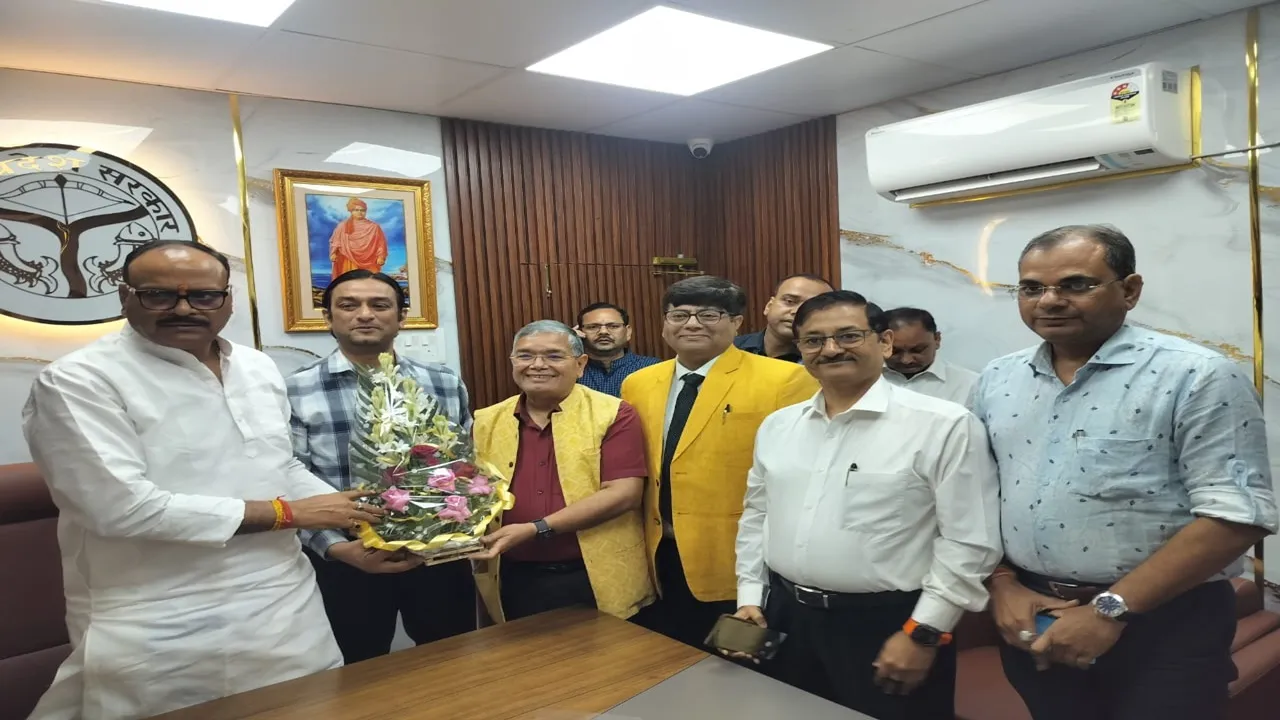 कानपुर: डायबिटीज के प्रति जागरूकता बढ़ाने को ब्रजेश पाठक से मिले डॉक्टर्स, किया आमंत्रित  