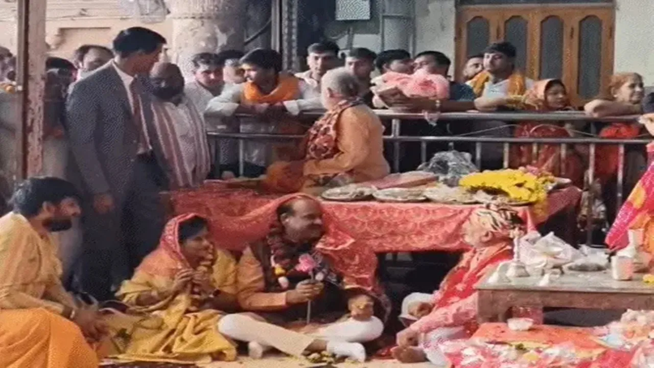 मथुरा: बरसाना पहुंचे लोकसभा अध्यक्ष ओम बिरला, राधारानी के किए दर्शन 
