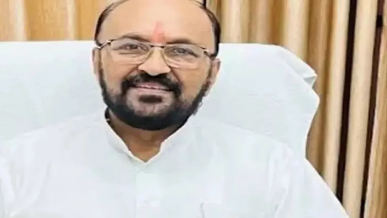 मंत्री योगेंद्र उपाध्याय ने दी रामस्वरूप यूनिवर्सिटी को चेतवनी, कहा- संवाद और संवेदनशीलता से हो छात्रों की समस्याओं का समाधान  