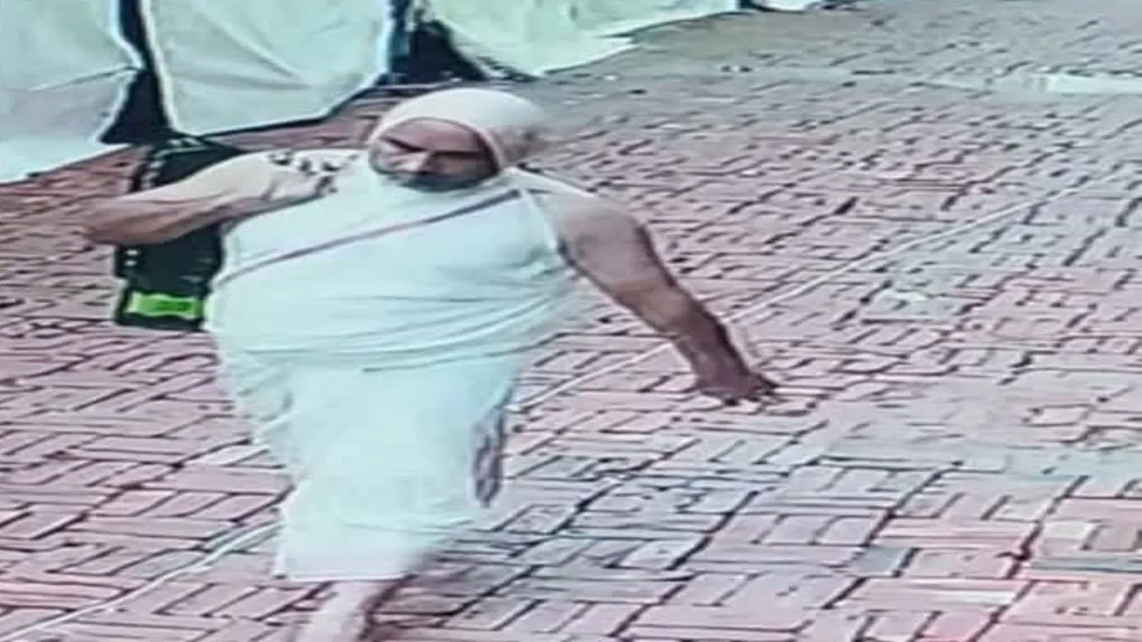  Red Fort Delhi : लाल किले से सोने और हीरे से जड़ा हुआ एक करोड़ का कलश चोरी, सुरक्षा पर उठा सवाल