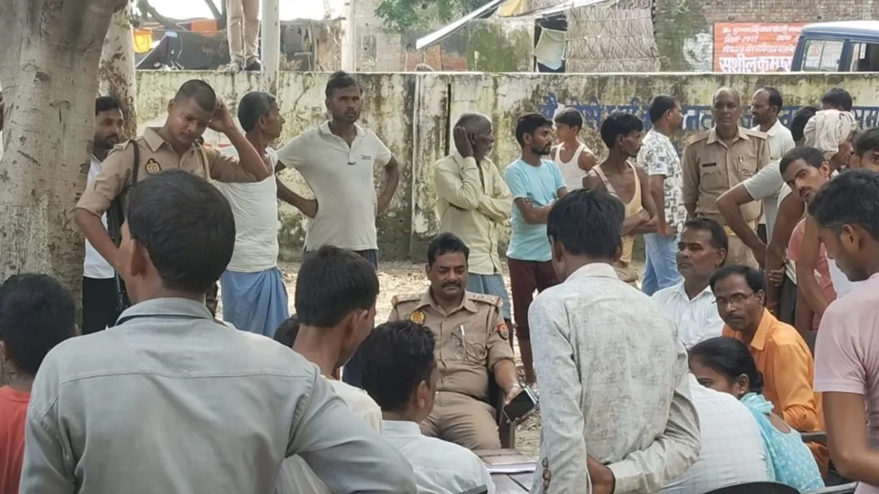 सीतापुर : नाव से पैर फिसला, डूबने से दो युवकों की मौत, चमरपुरवा गांव का है मामला