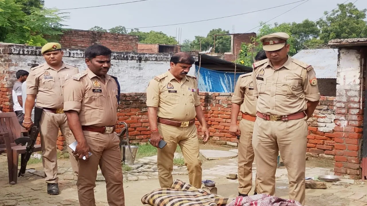 रायबरेली हत्या : प्रेम प्रसंग में बाधा बना भाई तो नाबालिग बहन ने कुल्हाड़ी से काट डाला 