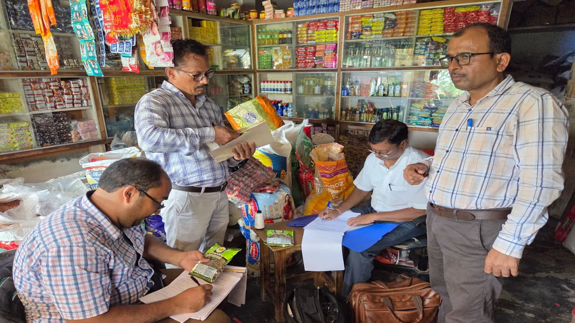 Moradabad : 265 लीटर मिलावटी सॉस सीज, डीएम के निर्देश पर FSDA ने लिए 7 नमूने