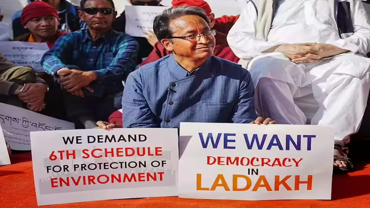 Leh Violance: लेह हिंसा के बाद सरकार का बड़ा एक्शन, सोनम वांगचुक के NGO का FCRA लाइसेंस रद्द