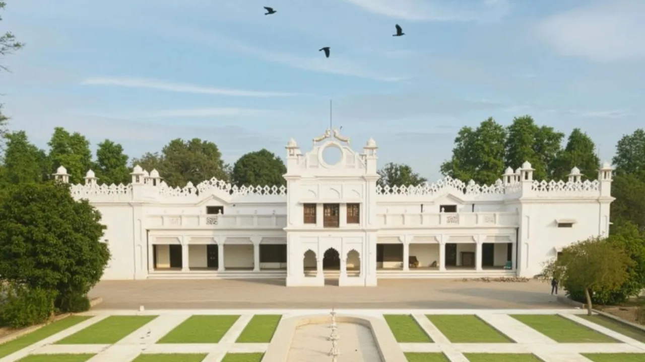 UP NEWS: कन्नौज का आनंद भवन पैलेस बना पहला लग्जरी होम-स्टे, जानें खासियत