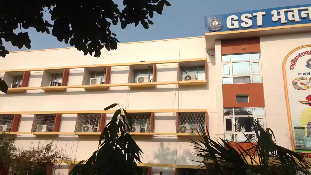 जीएसटी कार्यालय के बाहर खडे़ वाहनों का नया ठिकाना होगा खुजौली... बनाया जाएगा प्रवर्तन टीम के लिए कार्यालय 