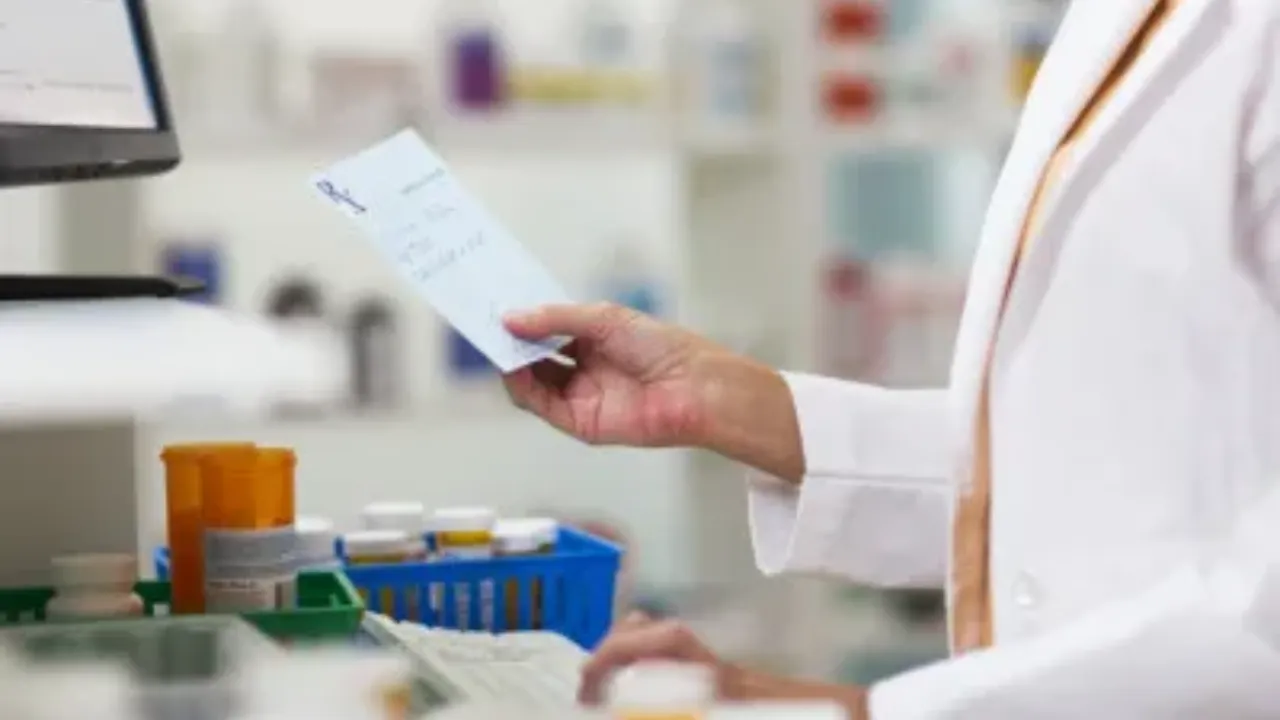 UP News: फर्जी नियुक्ति पत्रों के आधार पर नौकरी पाने के आरोप में दो स्वास्थ्य कर्मियों पर मुकदमा दर्ज 