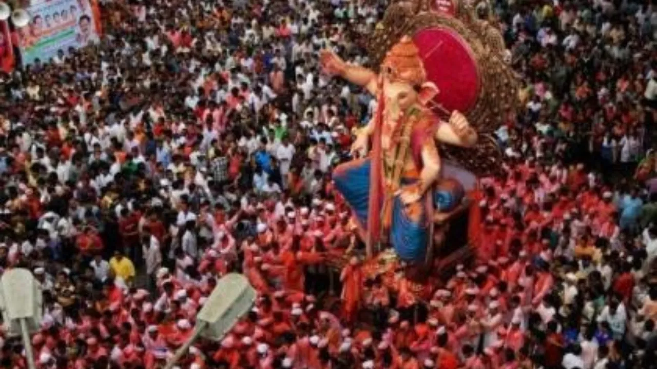 Ganesh Visarjan: महाराष्ट्र में लालबाग के राजा का विसर्जन, तेज बहाव में में डूबे चार, 13 लोग लापता 