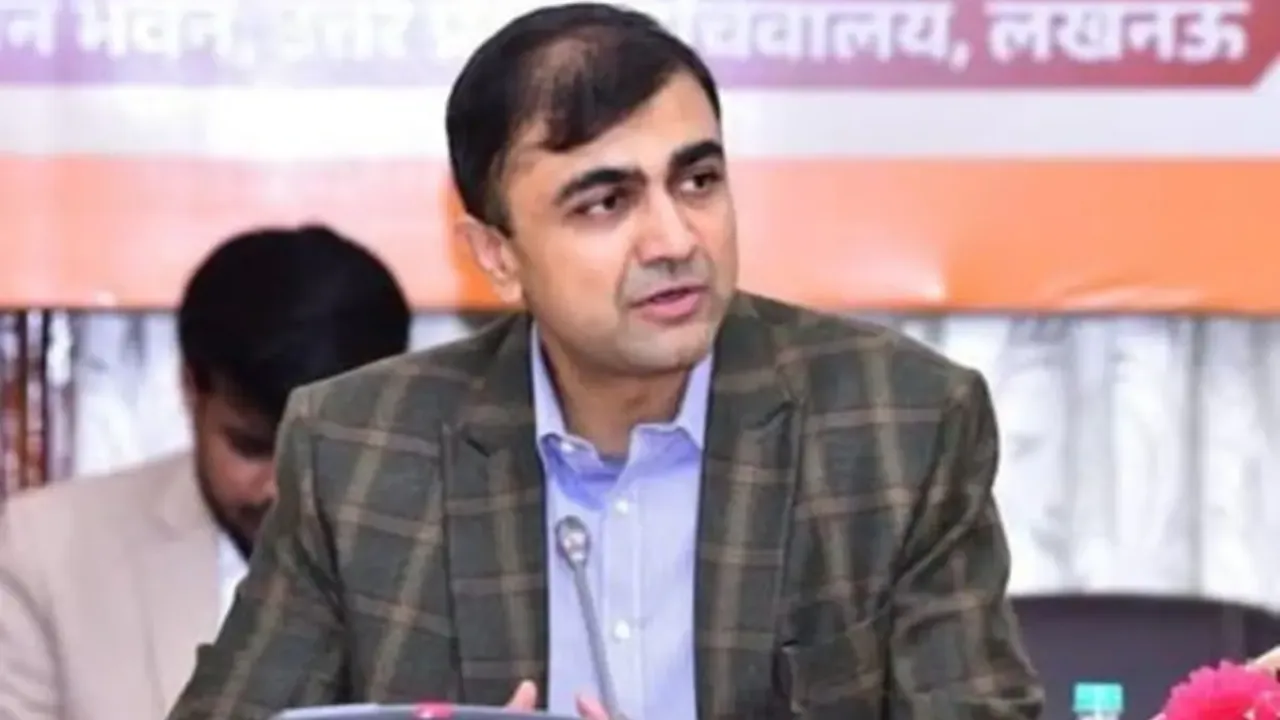 बढ़ सकता है निलंबित IAS अभिषेक प्रकाश का संकट, 20 सितंबर को पूरा हो जाएगा छह माह 
