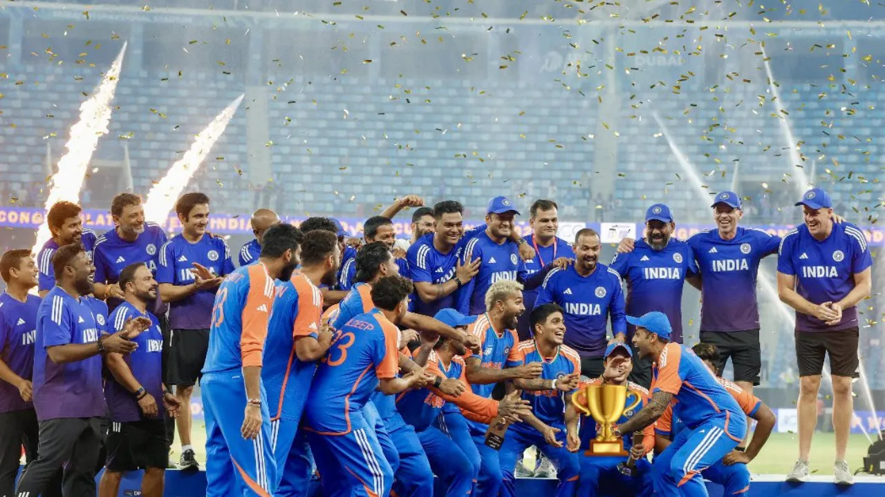 Asia Cup 2025: भारत की जीत से तिलमिलाया पाकिस्तान, प्रेसिडेंट मुर्मु, पीएम मोदी से लेकर सीएम योगी तक ने पाकिस्तान को भी चिढ़ाया, जानें किसने क्या लिखा?