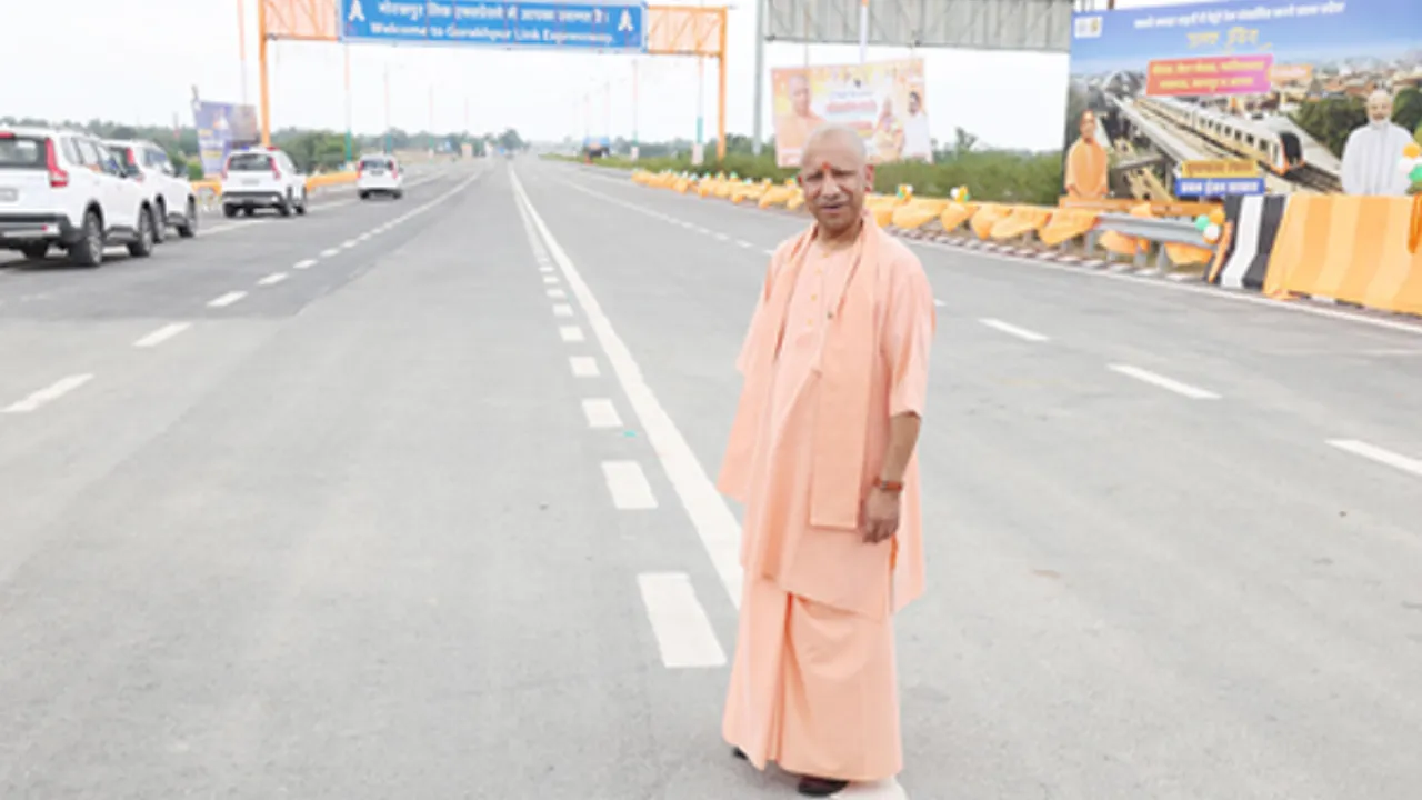 विकसित यूपी के लिए जमीन पर रफ्तार, आकाश में विस्तार... 2047 तक हर मंडल को एयरपोर्ट और एक्सप्रेसवे