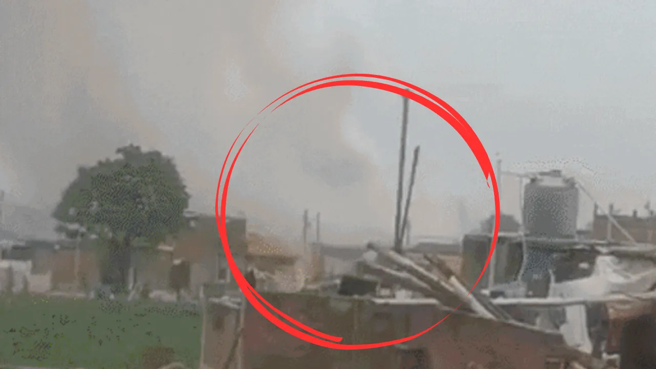 Lucknow News: बेहटा में तीसरी बार हुआ ब्लॉस्ट, गड्‌ढों में दबाया था बारूद, पुलिस की बड़ी लापरवाही!