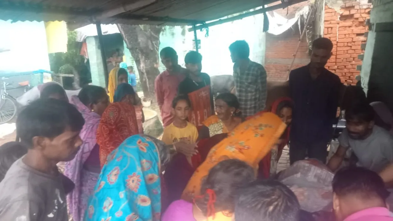 UP Monsoon: बारिश का कहर, नीम के पेड़ की गिरी डाल... दबने से किसान की हुई मौत