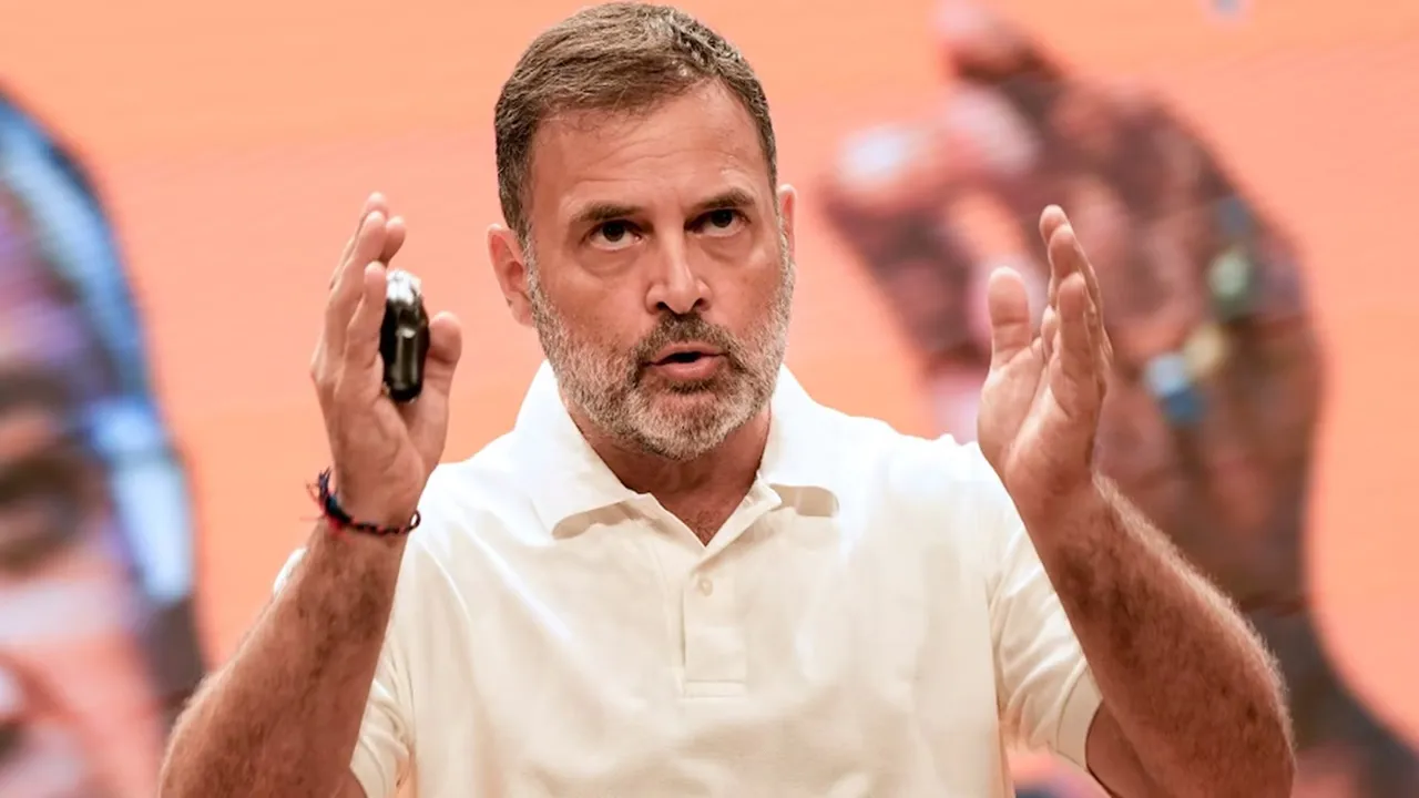 भाजपा का दूसरा नाम 'पेपर चोर' पार्टी : बोले राहुल गांधी- युवाओं का भविष्य बर्बाद कर रही सरकार 