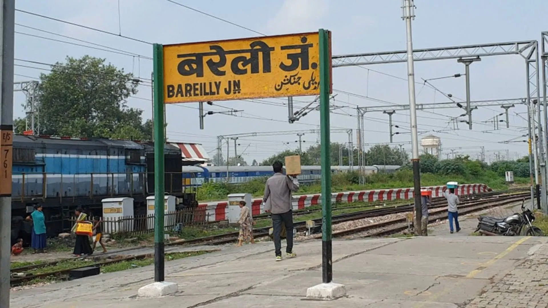 Bareilly : दशहरा पर रेलवे स्टेशनों पर बढ़ेगी सुरक्षा, जीआरपी-आरपीएफ रहेगी तैनात