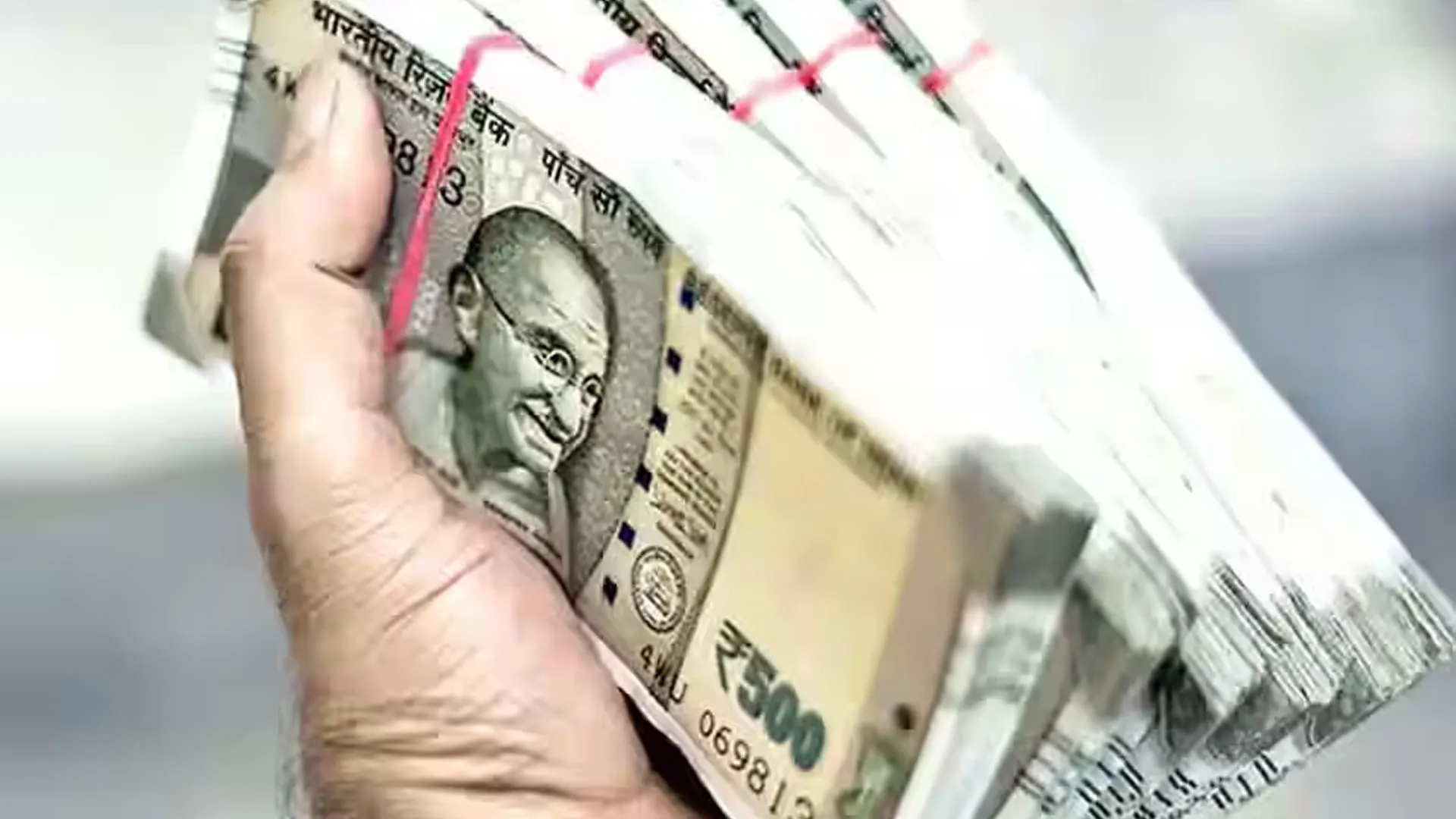 Moradabad : फ्लैट दिलाने के पर महिला अधिवक्ता से 13 लाख हड़पे