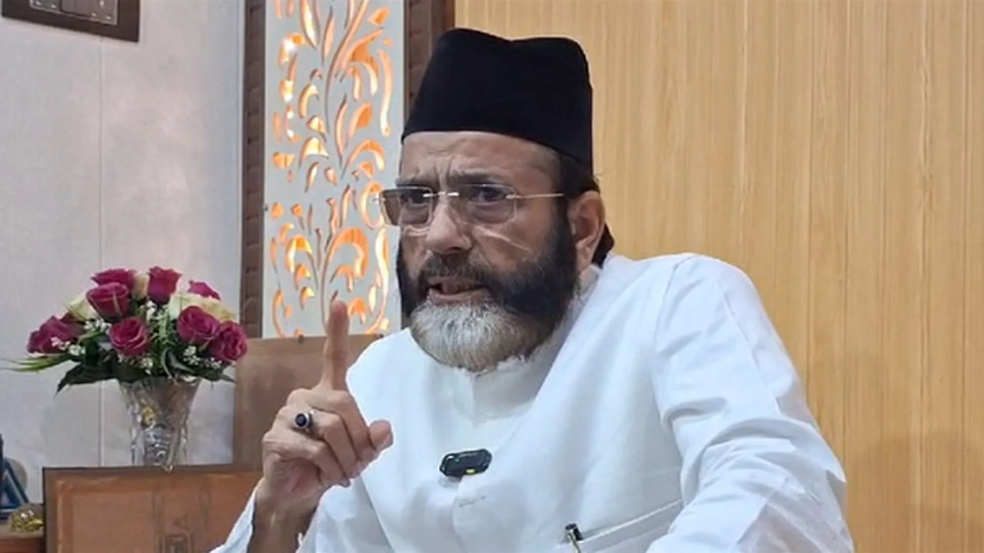  तौकीर का भड़काऊ बयान : 