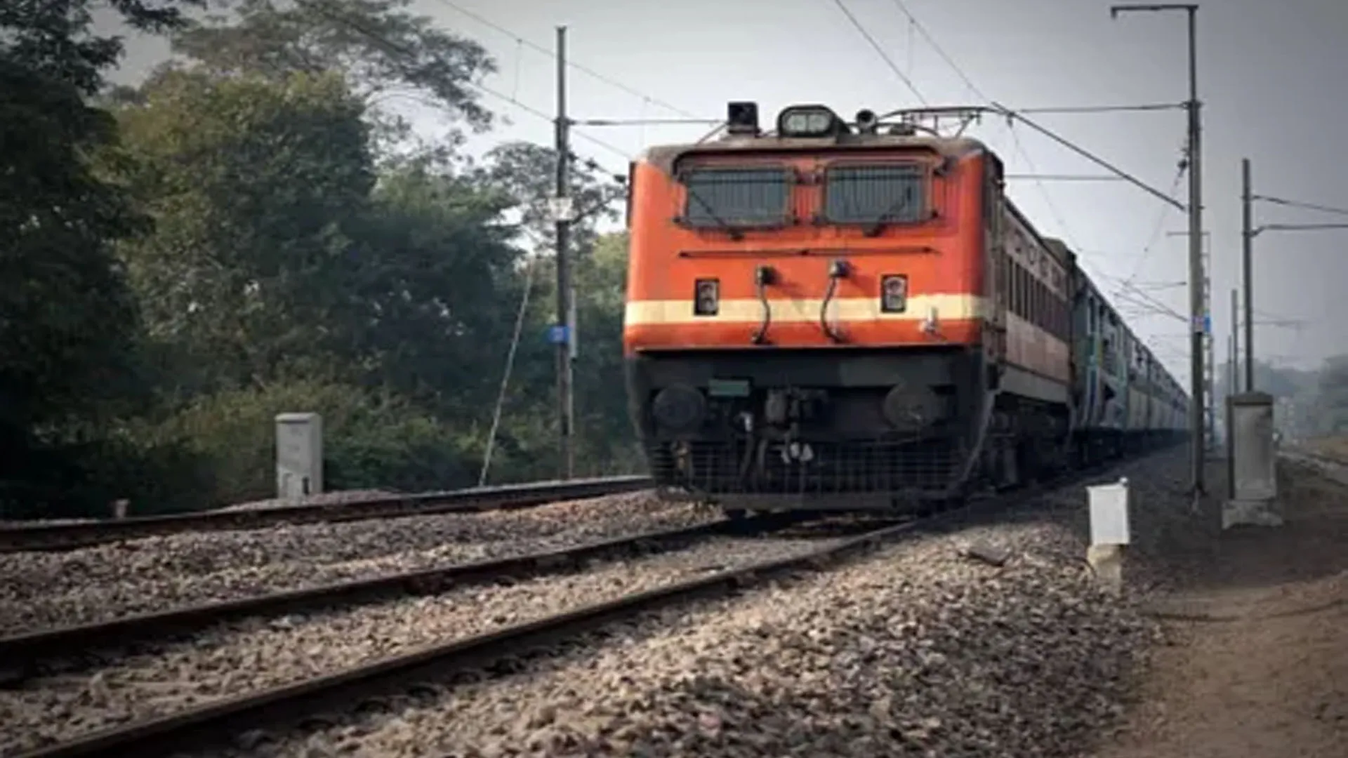 Bareilly : जम्मू के लिए 24 दिन बाद ट्रेनें शुरू, यात्रियों को मिली राहत