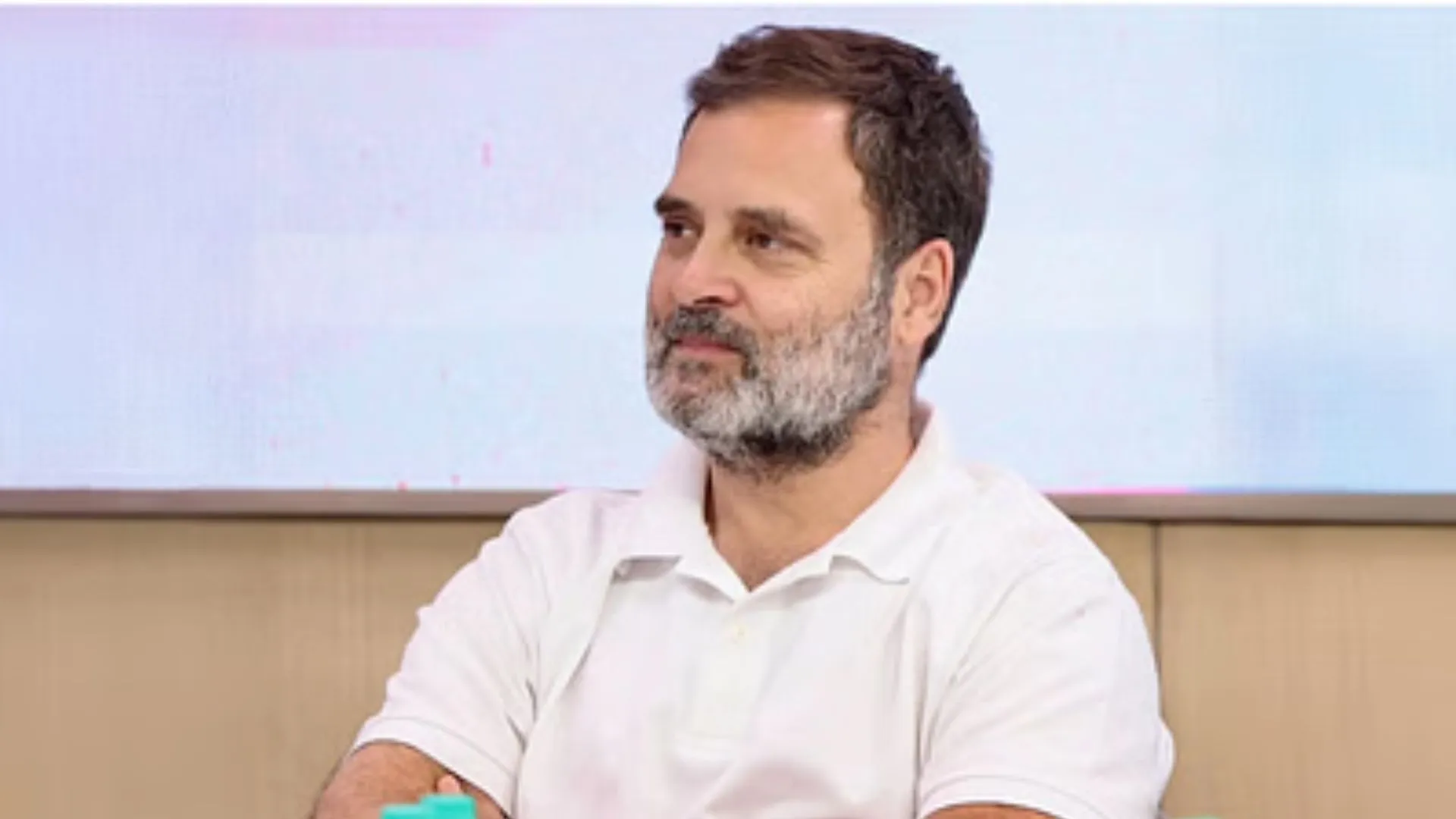 पंजाब के अमृतसर पहुंचे राहुल गांधी, बाढ़ प्रभवित इलाकों का दौरा कर जानेंगे पीड़ितों का हाल 