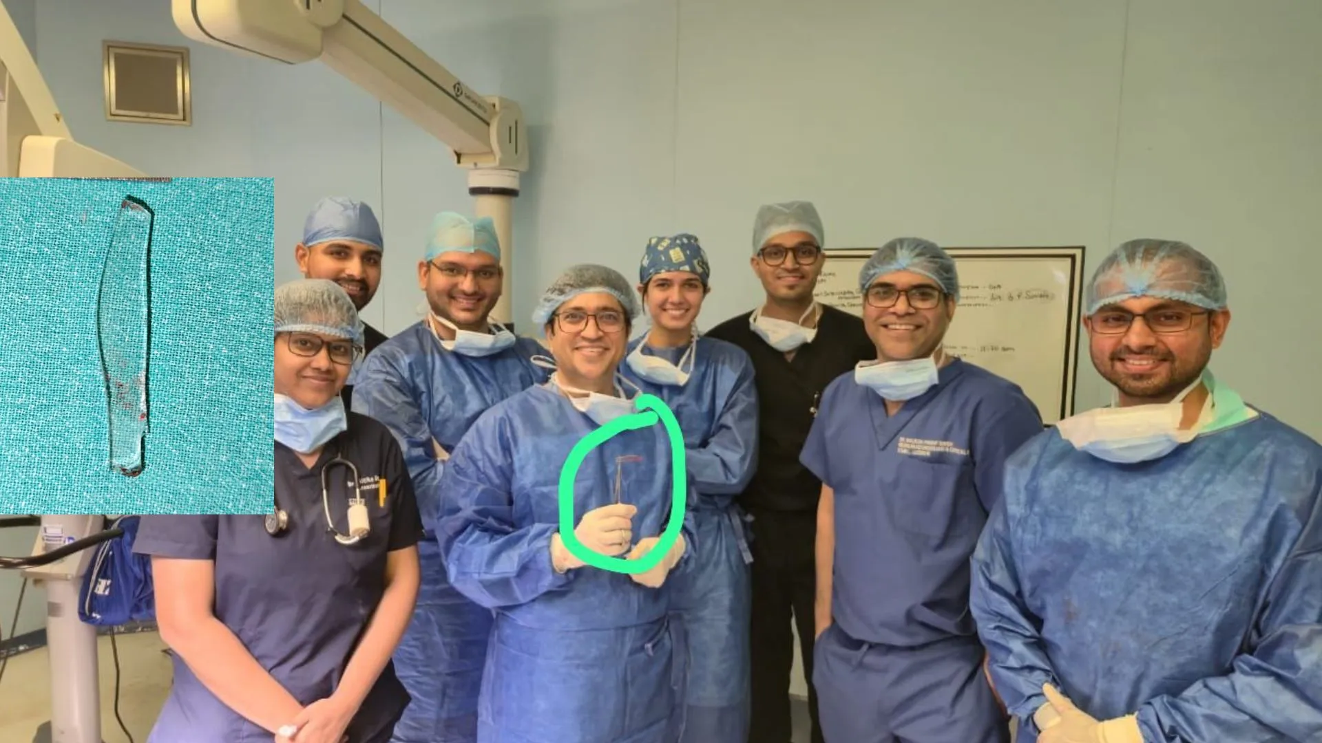 ऑटो चालक के आंख में धंस गया था शीशा, KGMU में डॉक्टरों की टीम ने साढ़े तीन घंटे की जटिल सर्जरी से मरीज को दी नई जिंदगी