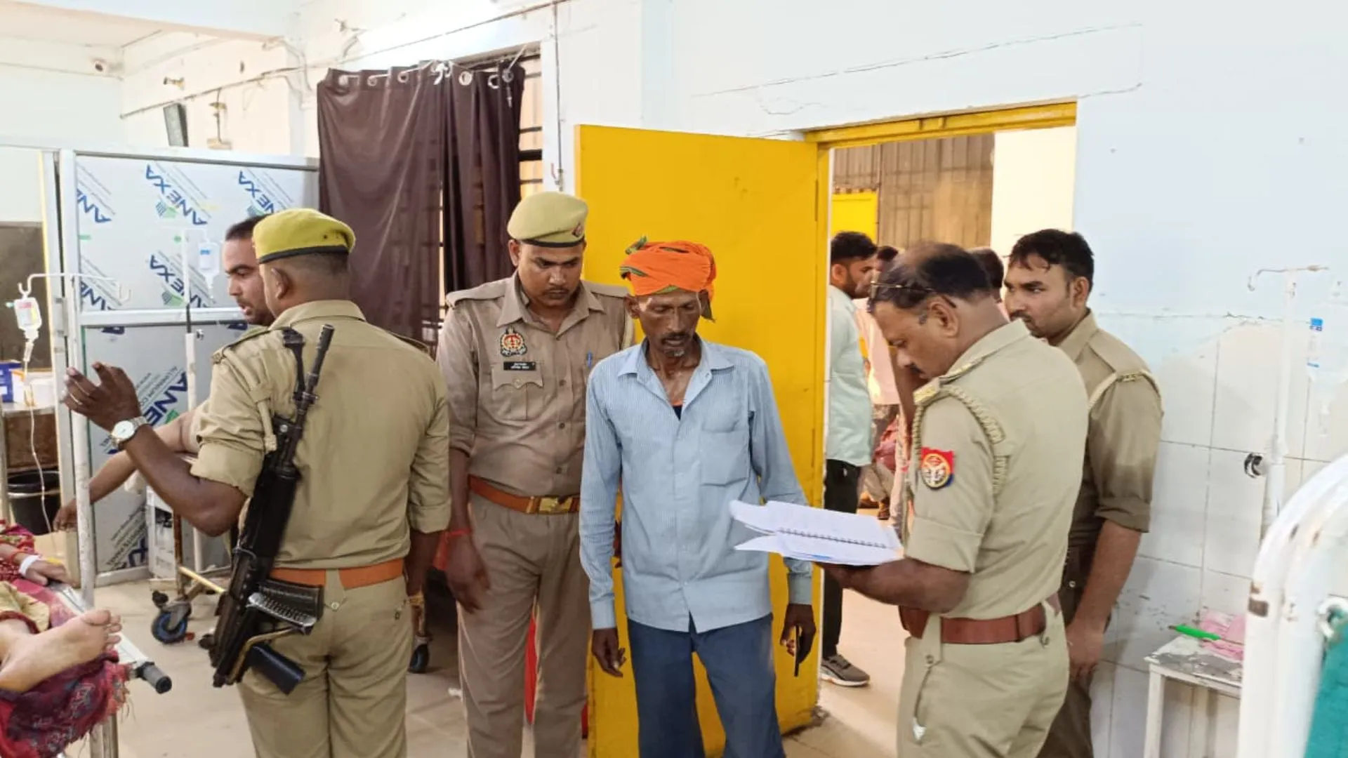 बलरामपुर में हादसा: गड्ढे में बोलेरो गिरने से महिला, बुजुर्ग की मौत, दो लोग गंभीर रूप से घायल 