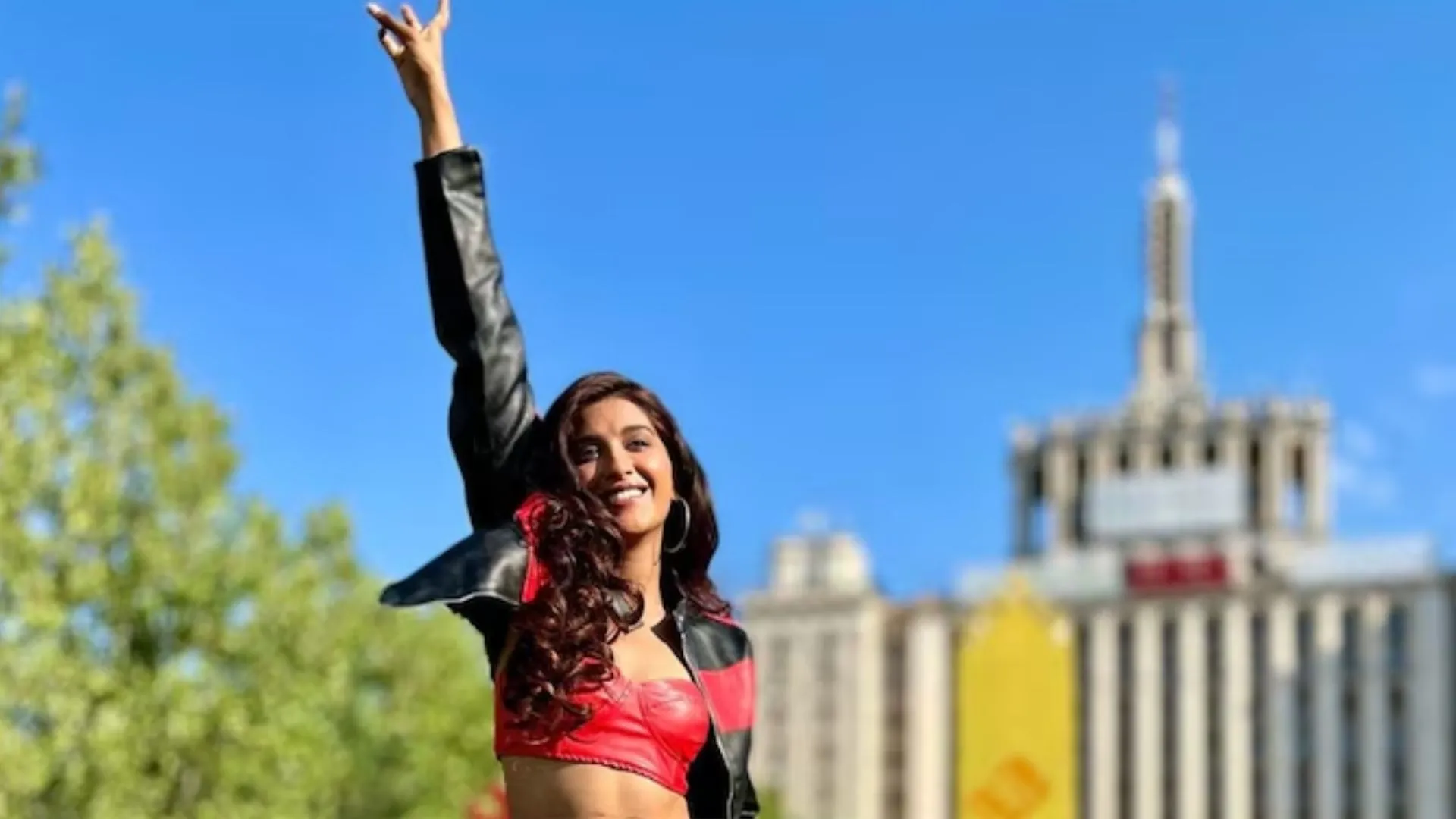 Happy Teachers Day...निमृत कौर अहलूवालिया ने अपने बॉलीवुड डेब्यू के लिए ट्रेनिंग दे रही सीमा पाहवा को कहा थैंक्स 