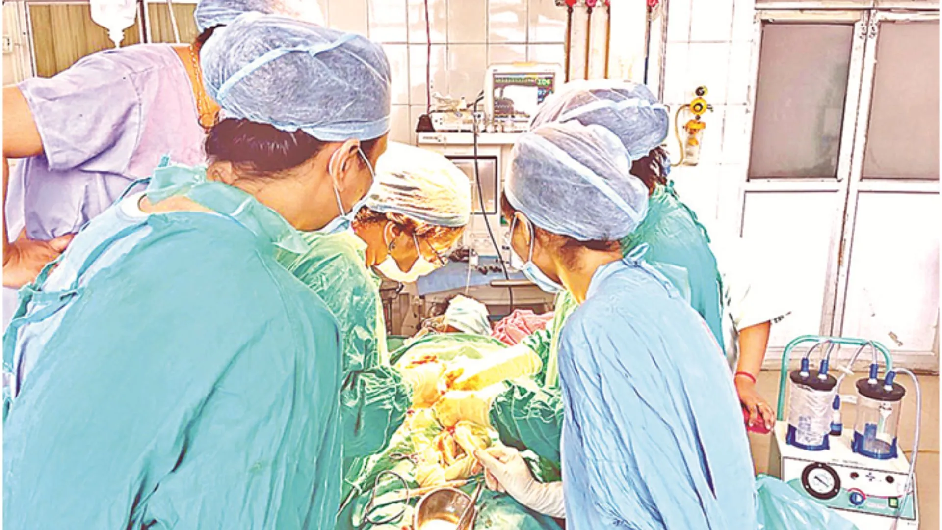 24 वर्ष की महिला के गर्भाशय से निकाले, 41 फाइब्रॉइड, अब बन सकती मां