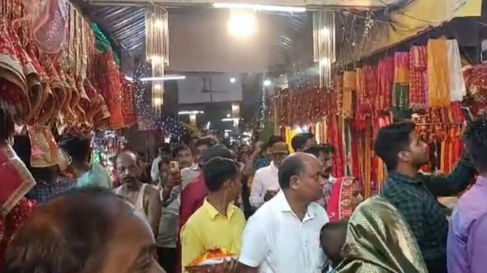 नवरात्री पर कड़ी सुरक्षा व्यवस्था...जौनपुर के चौकिया धाम में इंतजाम पूरे, CCTV कैमरे से होगी मेले की निगरानी