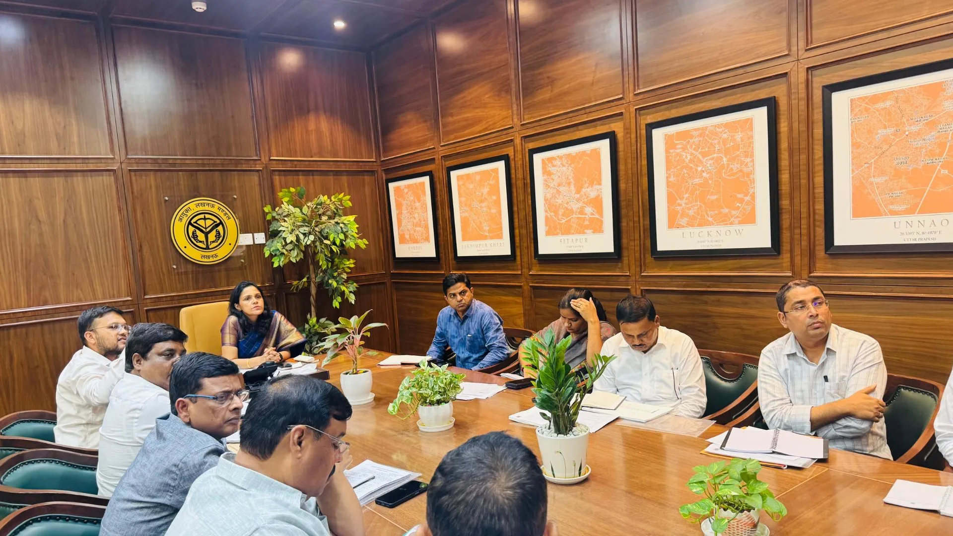 'शहर में कहीं भी खुले में न हो कूड़ा Dump', मंडलायुक्त ने बैठक में दिए निर्देश, सुबह तक हो जाए सड़कों की सफाई