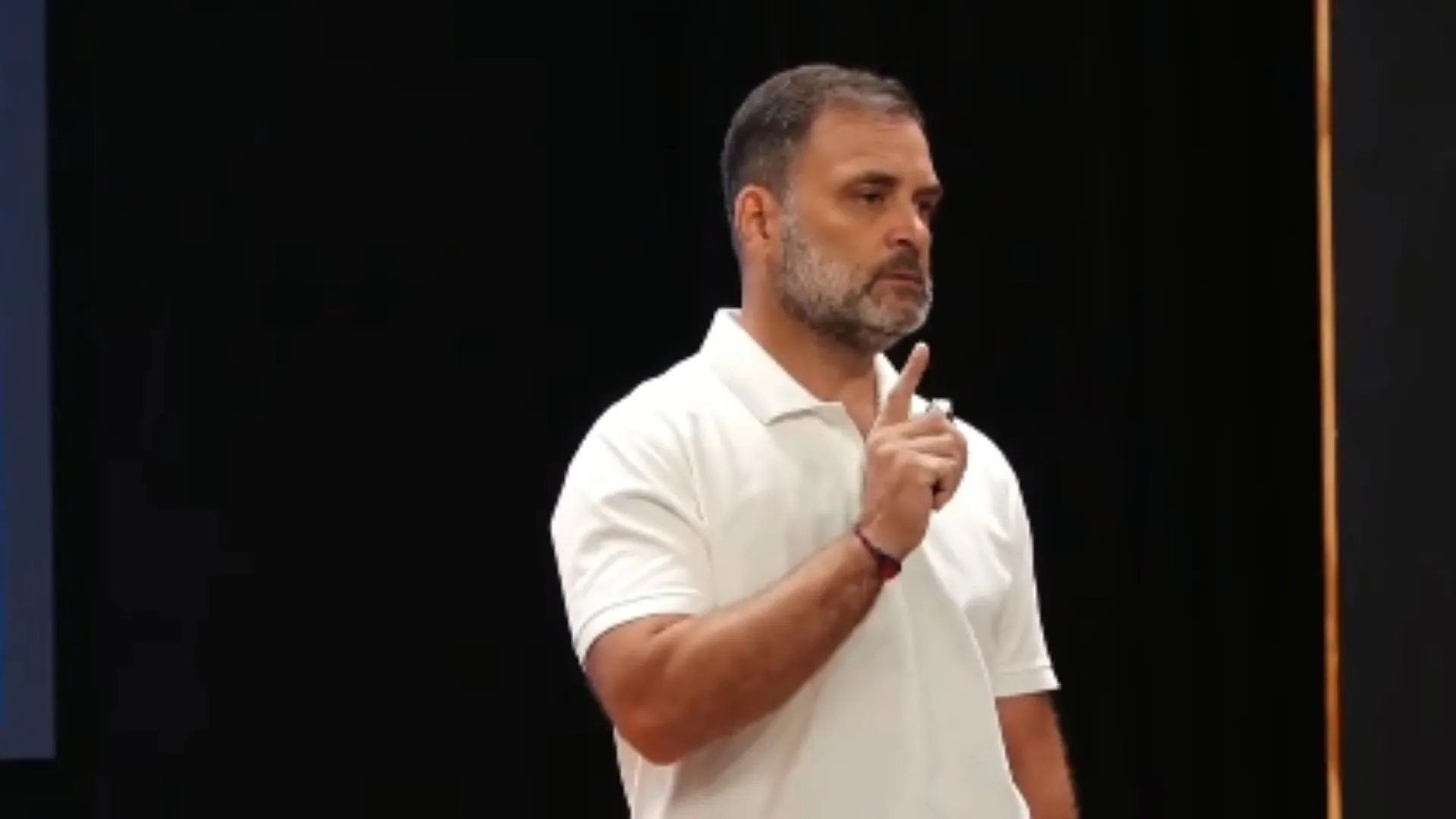 राहुल गांधी का प्रेस कॉन्फ्रेंस में EC पर बड़ा आरोप..वोट चोरों को बचा रहे ज्ञानेश कुमार 