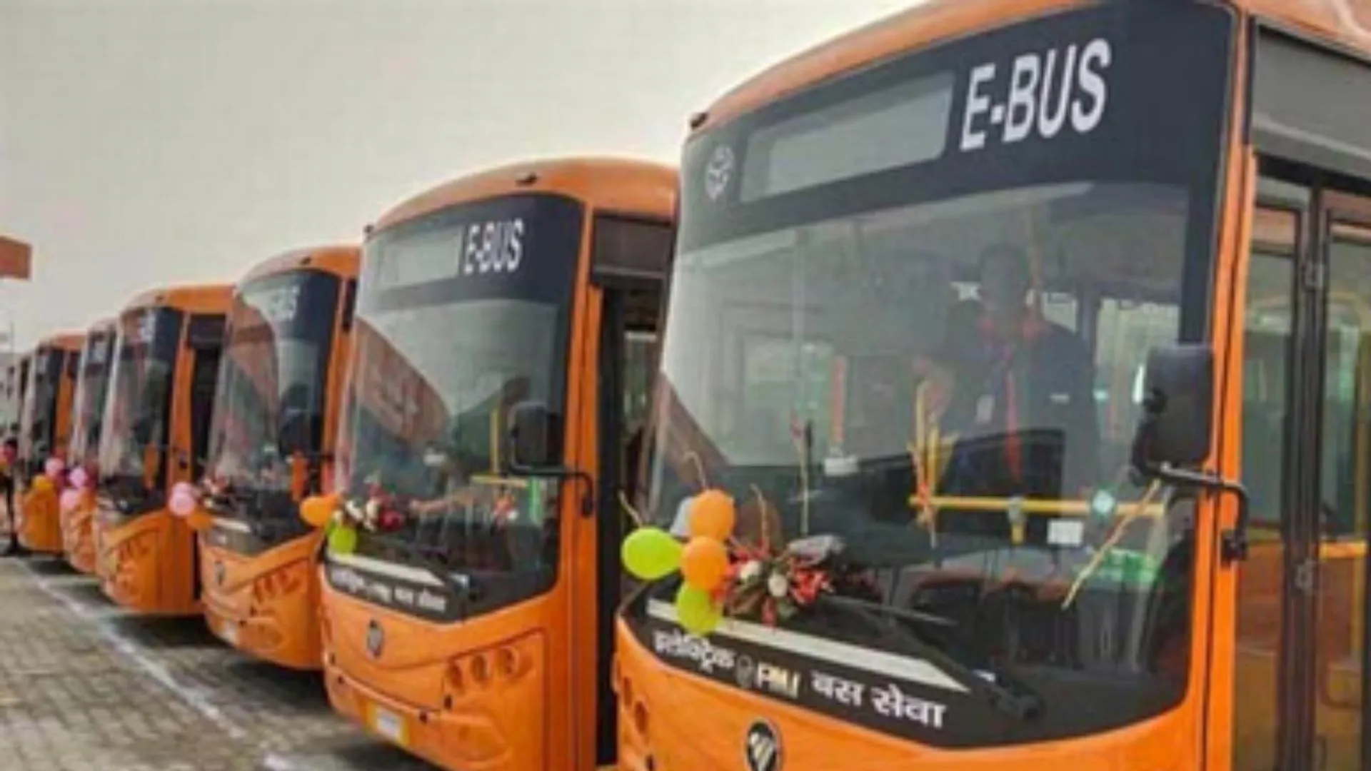 नवरात्र से कीजिए नई वातानुकूलित बसों में सफर..परिवहन निगम के बेड़े में दो कैटेगरी की बसों को किया जा रहा शामिल