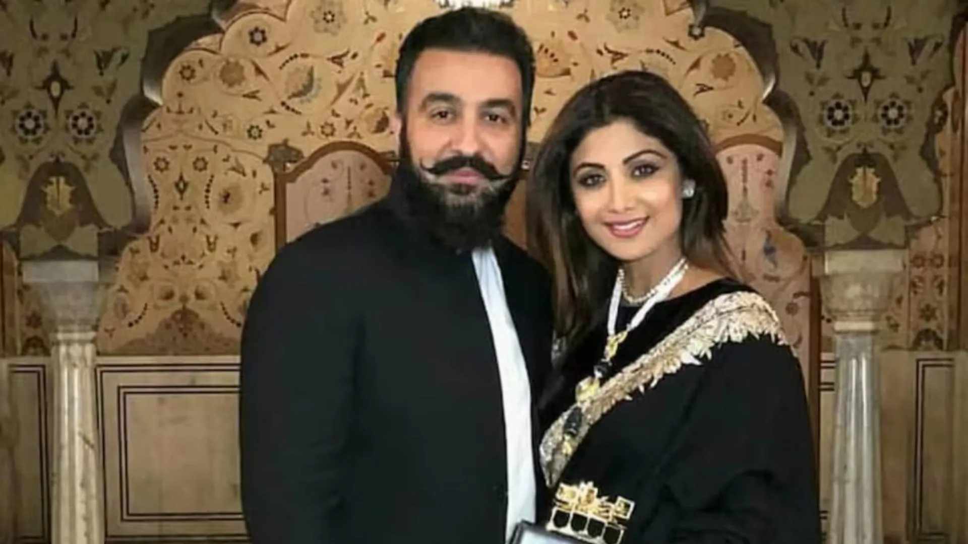 बुरे फसे शिल्पा शेट्टी के पति राज कुंद्रा..लुकआउट सर्कुलर जारी, 60 करोड़ की धोखाधड़ी का आरोप 