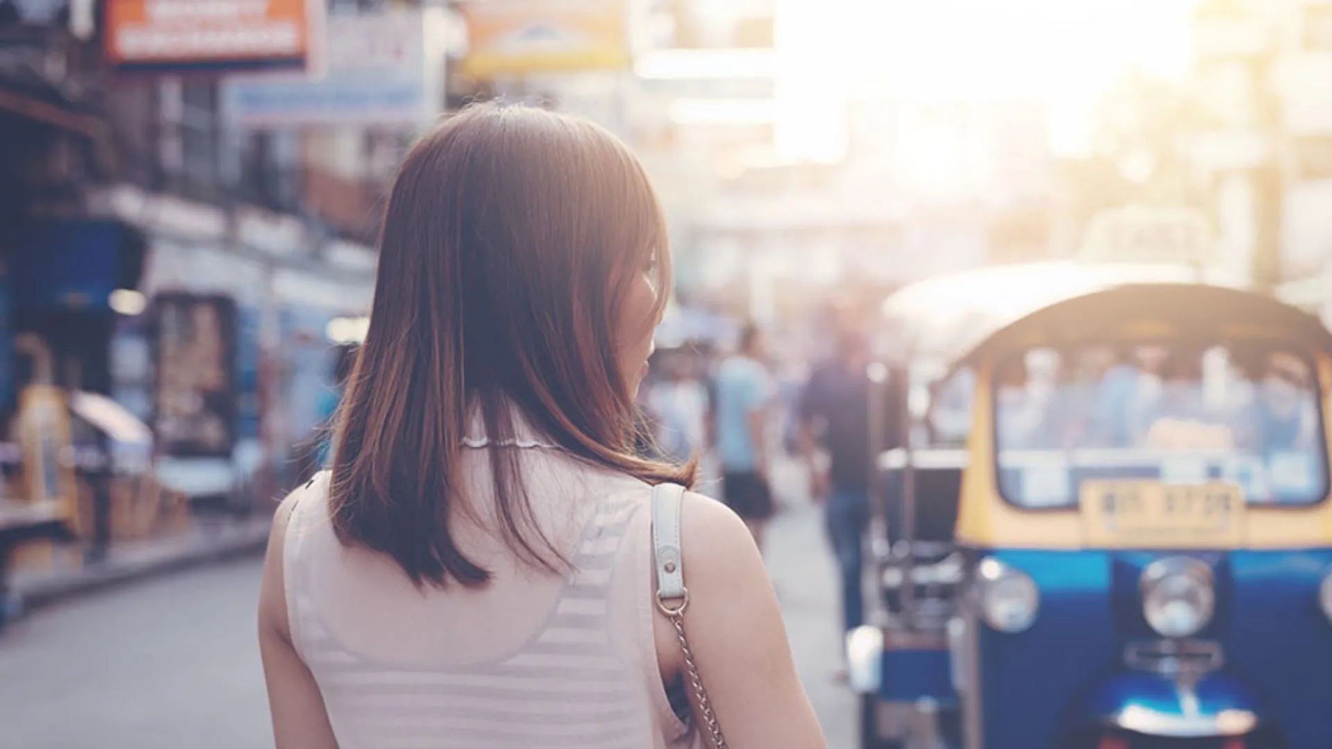 टूरिस्ट वीजा पर आईं थाईलैंड-उज्बेकिस्तान की महिलाएं कर रहीं अनैतिक काम, वकील की मदद से बनाए गए जाली रेंट एग्रीमेंट, रिपोर्ट दर्ज