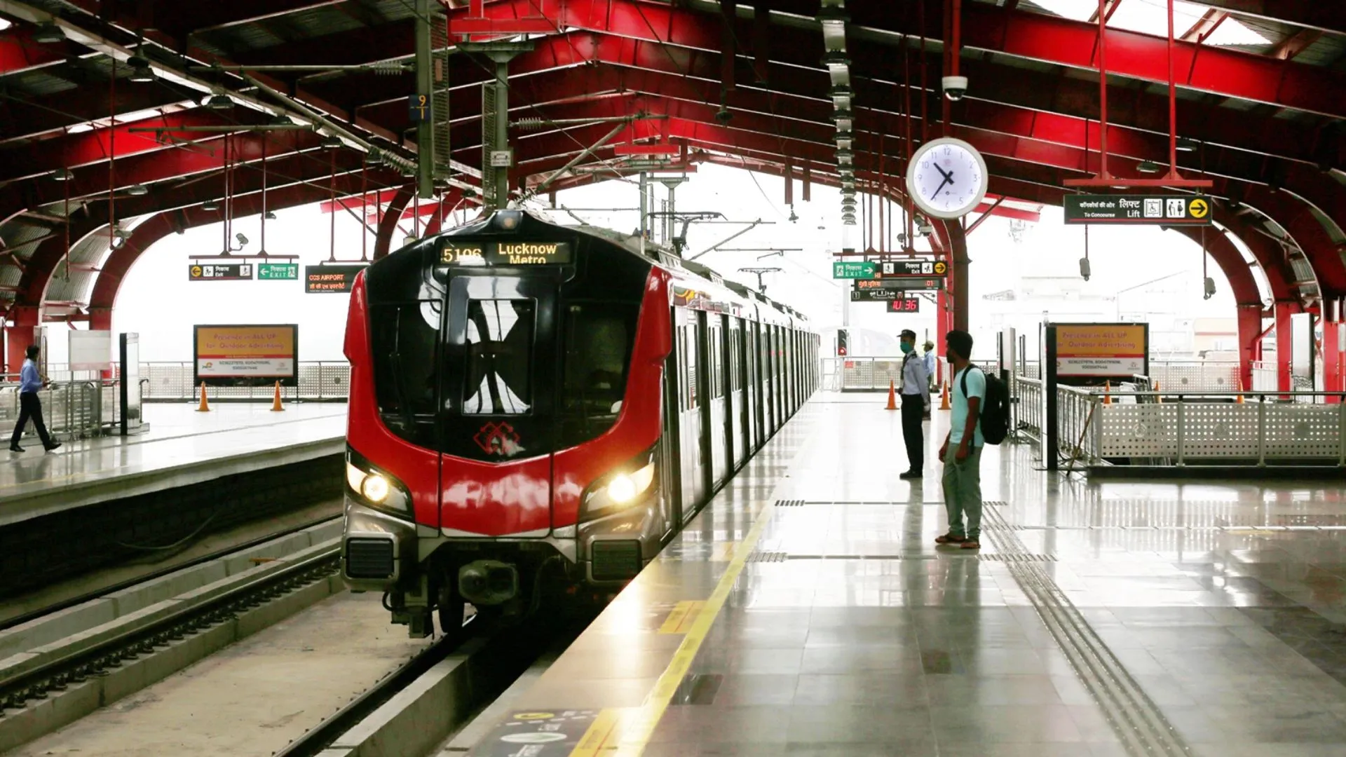 स्टेशन पर फालतू खड़े रहे तो... बीप-बीप की आवाज, 5 मिनट में पकड़ लेंगे AI कैमरे, हाईटेक CCTV से होती मेट्रो स्टेशन की सुरक्षा 