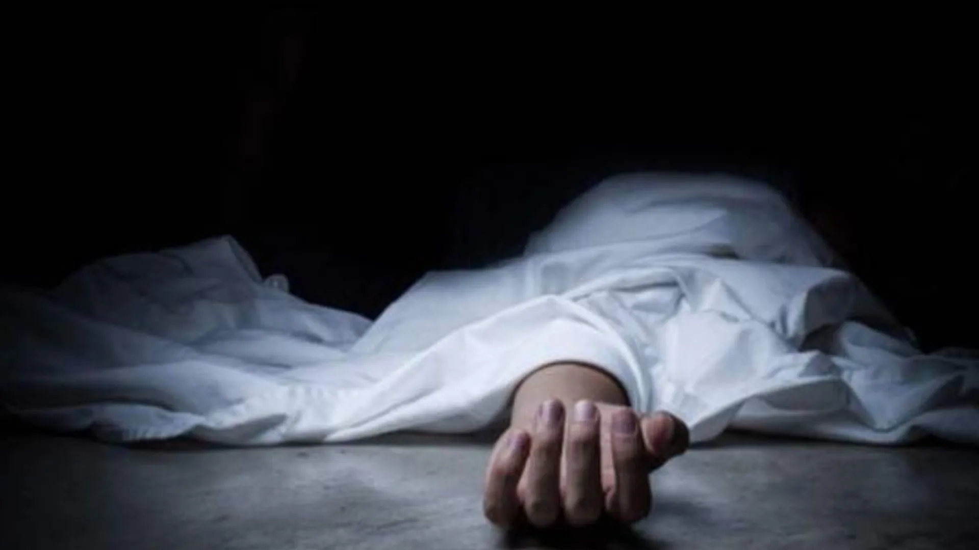 बस्ती में महिला ने की आत्महत्या: कमरे में लटकता मिला शव, जांच में जुटी पुलिस 