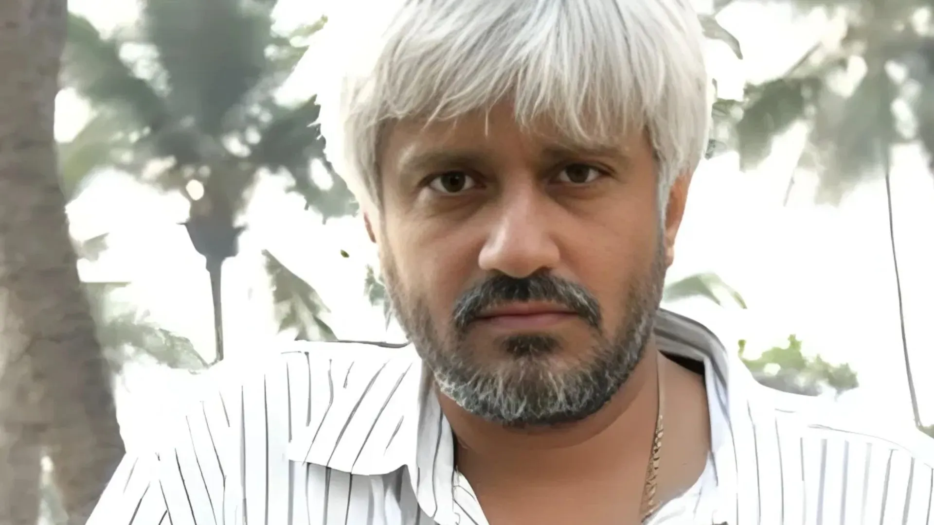 फिल्म निर्देशक विक्रम भट्ट की मां का निधन, लंबी बीमारी के बाद दुनिया को कहा अलविदा 