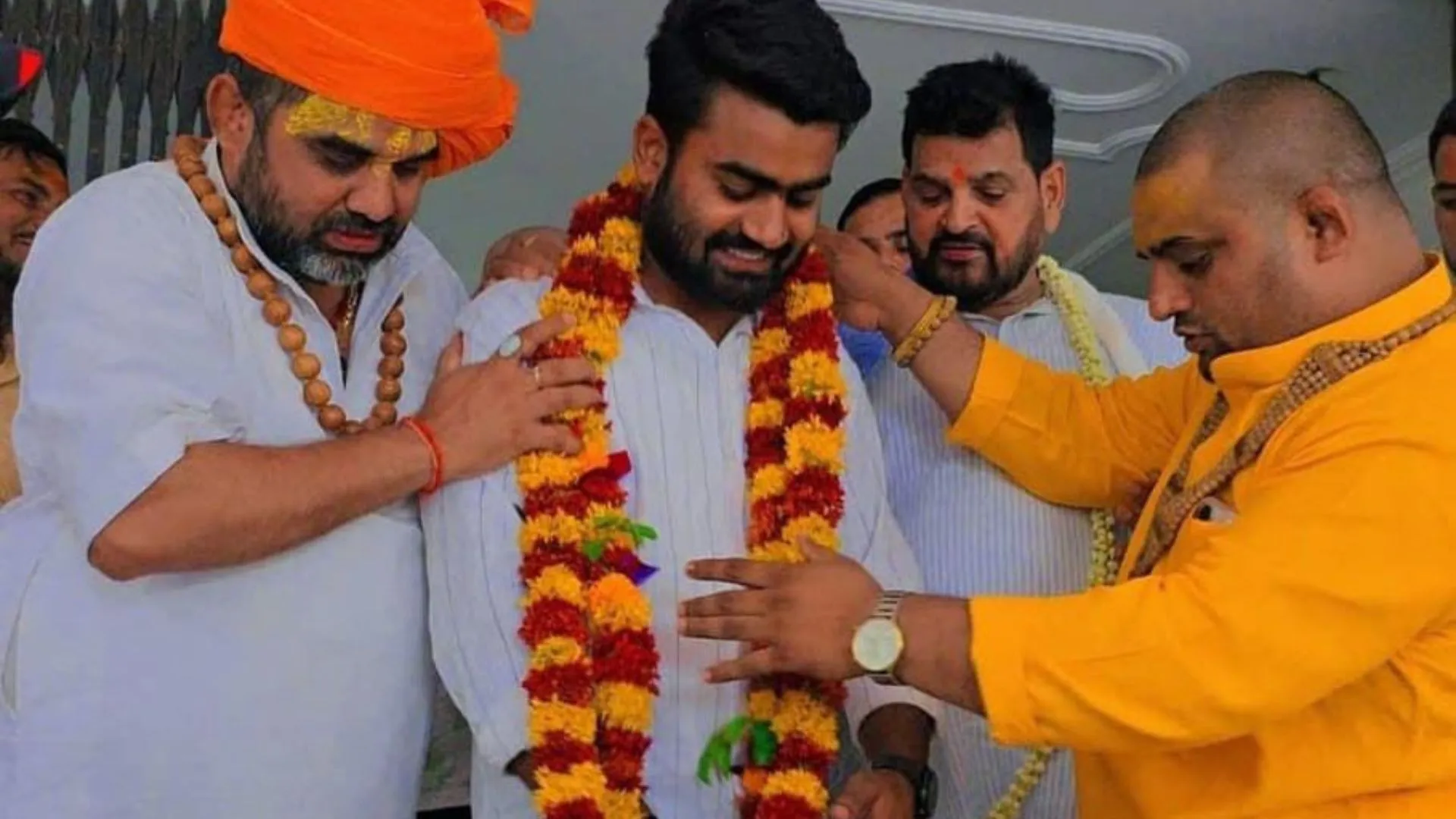 बृजभूषण के करीबी के बेटे को पीटा: दबंगों ने किया अपहरण का प्रयास, जान से मारने की धमकी