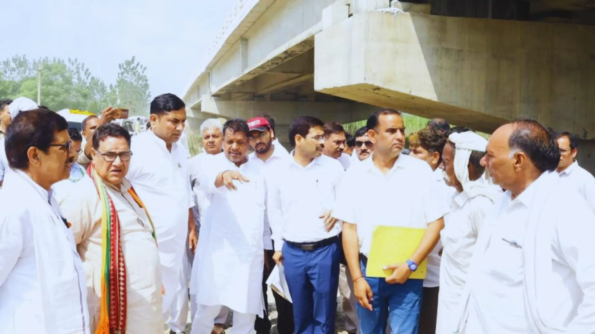 मुजफ्फरनगर में सोलानी नदी में बाढ़ से कटान और जलभराव की स्थिति, निरीक्षण कर डा सोमेंद्र तोमर ने  दिए साफ सफाई के निर्देश 