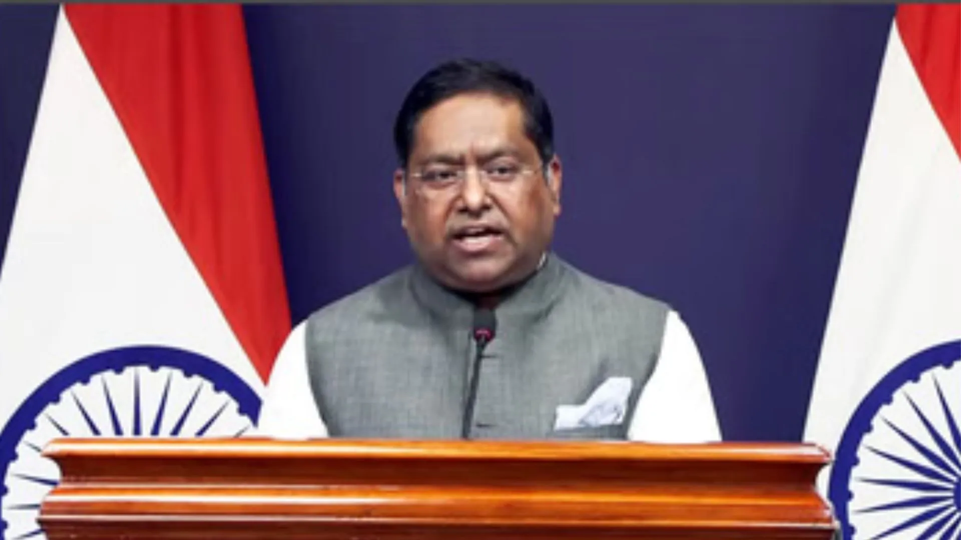 झांसे में न आएं भारतीय, रूसी सेना में शामिल होने वाले प्रस्ताव पर बोला MEA 