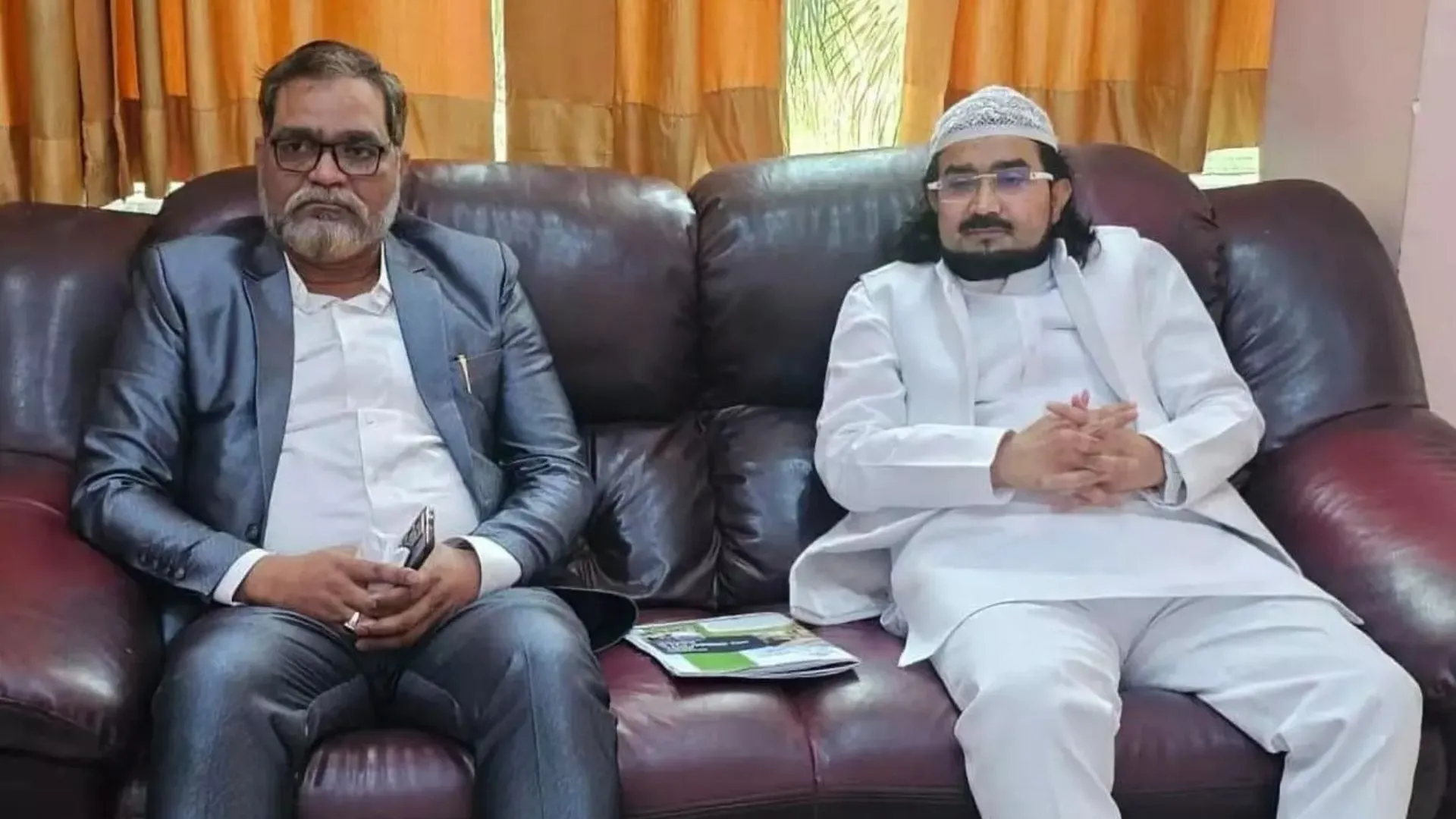भू माफिया बाबा पठान का आतंक... प्रधान कर रहा शिकायत, कर्मी लगा रहे भ्रामक आख्या, हवा में तैर रही DM की कार्रवाई 