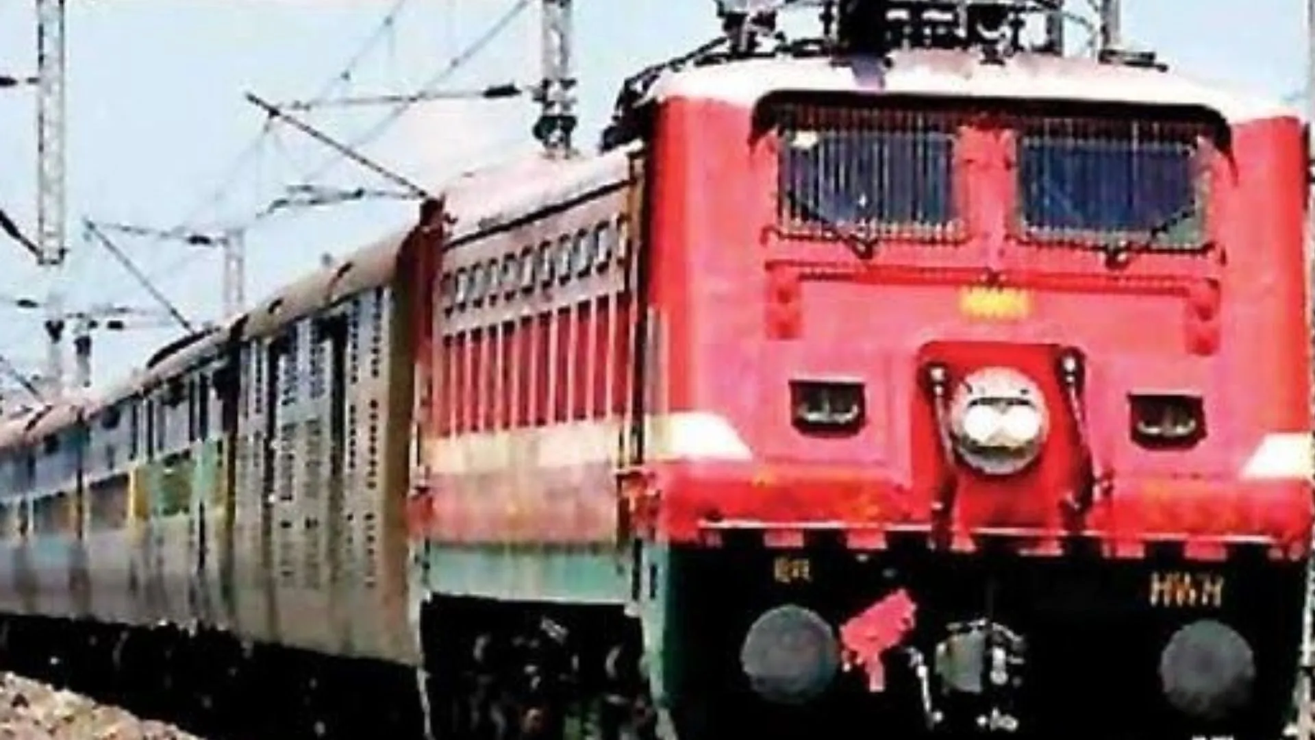 त्योहार के लिए सतर्क हुआ रेल प्रशासन... टिकटिंग व्यवस्था समेत भीड़ नियंत्रित करने पर होगा फोकस, चेकिंग अभियान जारी